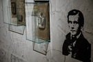 Artefakty w gablotach. Fot. Maciek Jaźwiecki